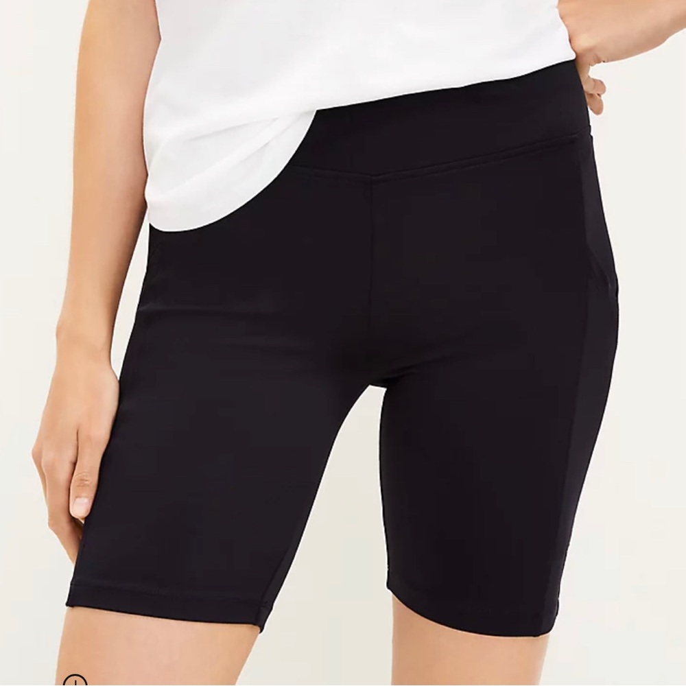 Lou & Grey Black Stretchy Biker Shorts